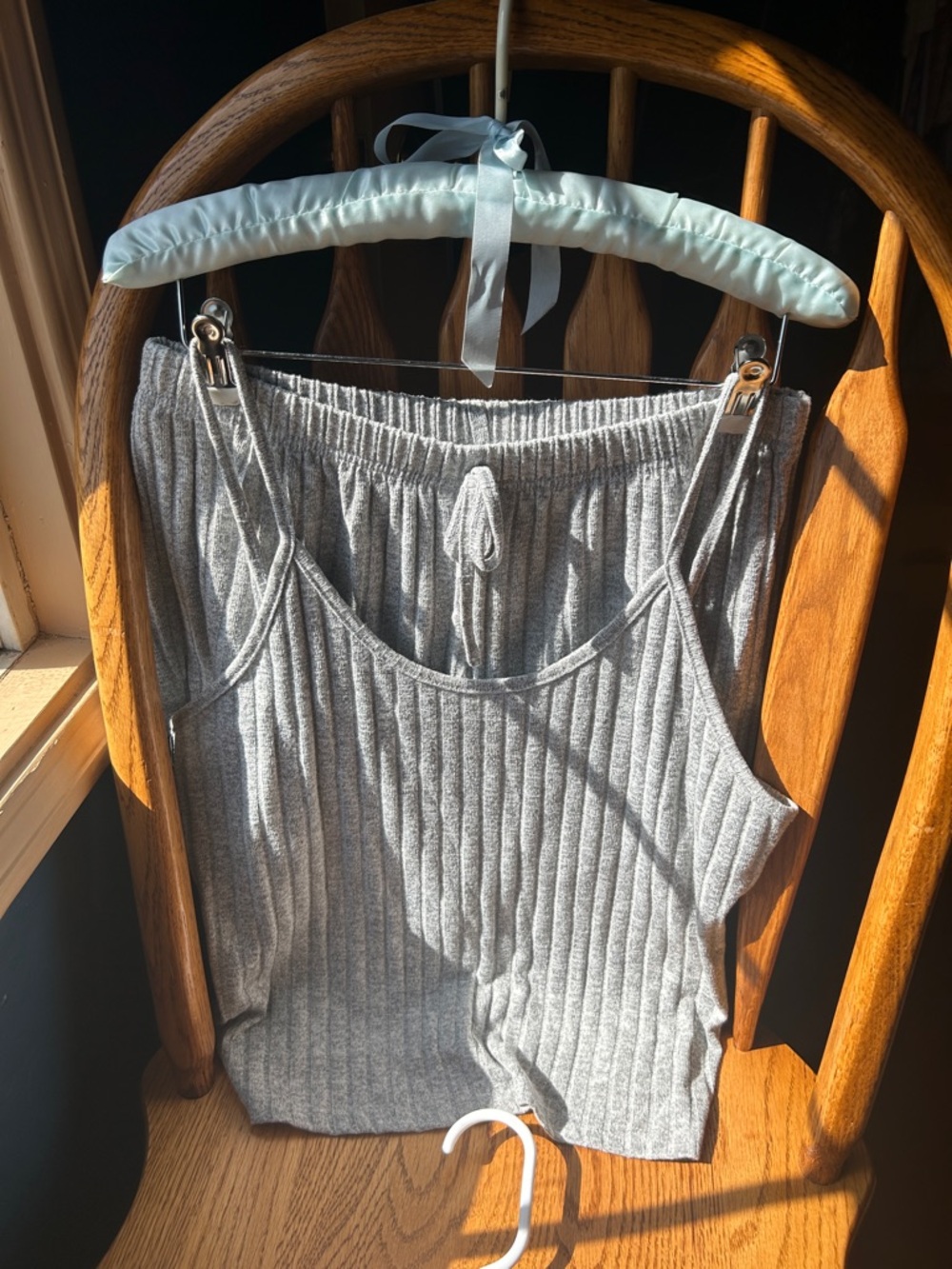 Set of 3 sleep sets. Brown, Black, Gray. EUC! No noted tags. Size large.